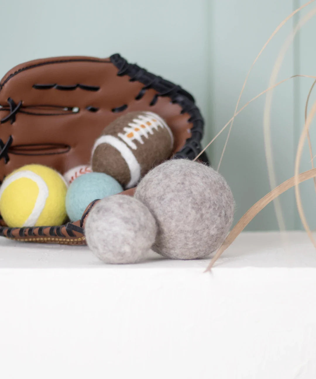 BUDDY. Hundespielzeug aus Wollfilz "Ball"